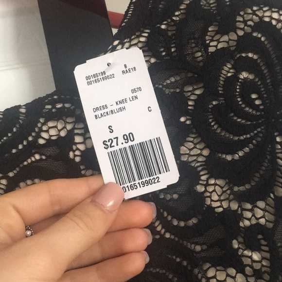 Forever 21 lace long sleeve dress - Picture 2 of 2